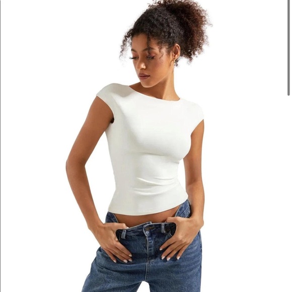 Backless Top - Picture 2 of 5